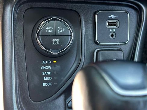 Used 2020 Jeep Compass Trailhawk w/ Cold Weather Group AWD/4WD image 21