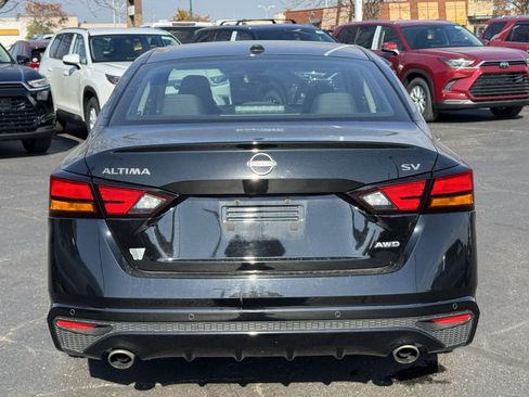 Used 2023 Nissan Altima 2.5 SV w/ SV Premium Package image 14