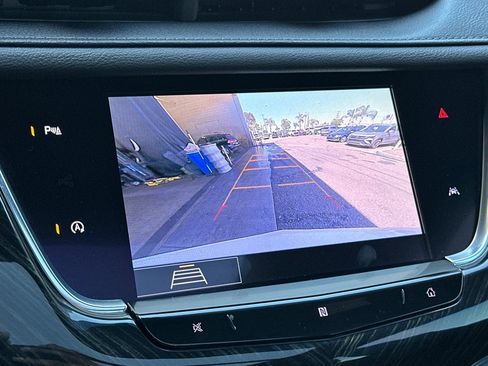 Used 2020 Cadillac XT6 Premium Luxury FWD image 21