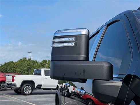 Used 2023 Chevrolet Silverado 2500 LTZ image 11