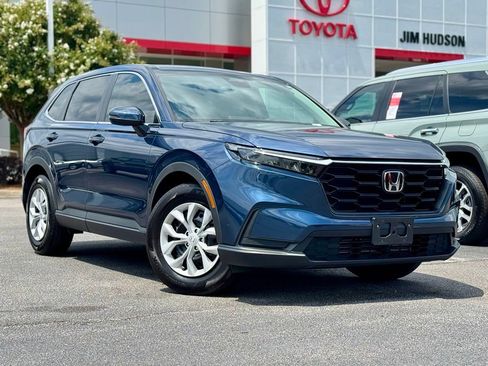 Used 2025 Honda CR-V LX image 2