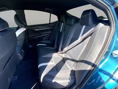 Used 2025 Toyota Camry SE FWD image 20