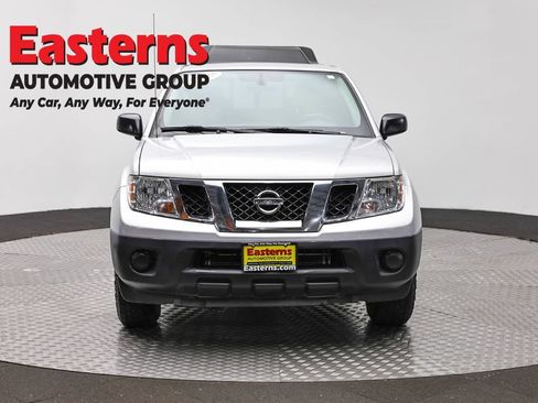 Used 2019 Nissan Frontier S RWD image 2