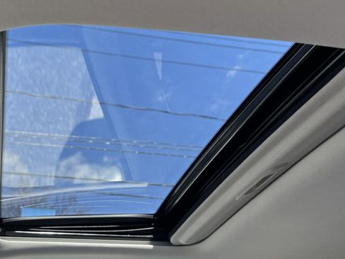 Used 2012 INFINITI QX56 4WD w/ Deluxe Touring Pkg image 33