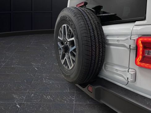 New 2025 Jeep Wrangler Sahara image 30