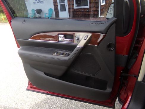 Used 2015 Lincoln MKX Base AWD 4dr SUV w/ Equipment Group 102A image 26