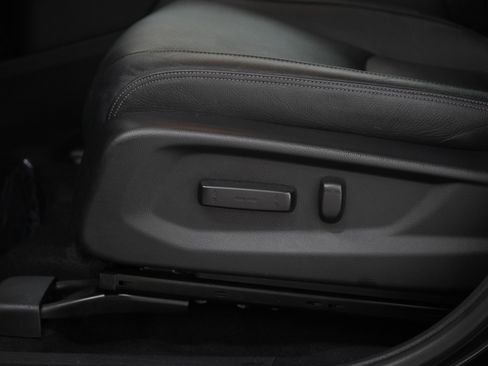 Used 2021 Honda HR-V Touring image 22