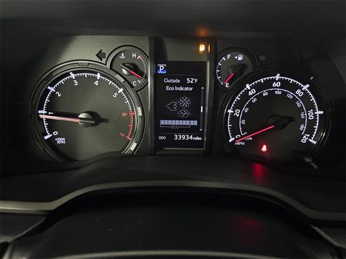 Used 2022 Toyota 4Runner SR5 Premium w/ Moonroof Package image 27