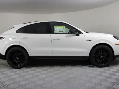 New 2026 Porsche Cayenne E-Hybrid image 8