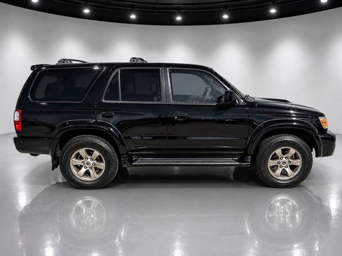 Used 2000 Toyota 4Runner SR5 AWD/4WD image 5