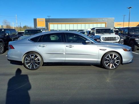 Used 2024 Honda Accord Touring image 28