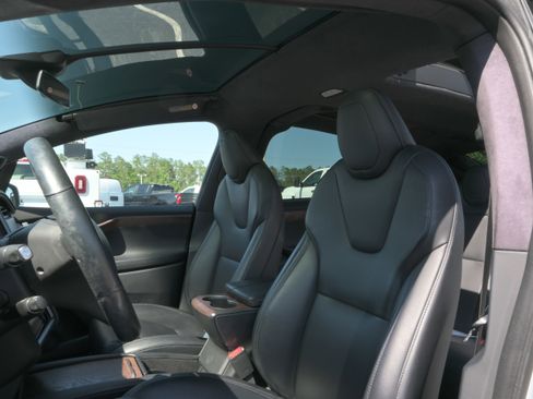 Used 2020 Tesla Model X Long Range AWD/4WD image 9
