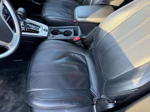 Used 2015 Chevrolet Captiva Sport LT w/ Convenience Package image 19