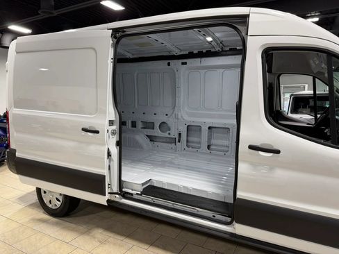 Used 2023 Ford E-Transit Medium Roof RWD image 20