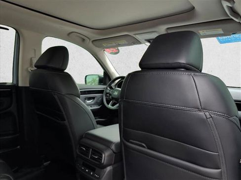 Used 2024 Honda Pilot Touring image 23