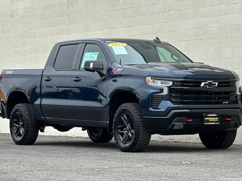 Used 2023 Chevrolet Silverado 1500 LT Trail Boss w/ LT Trail Boss Premium Package AWD/4WD image 1