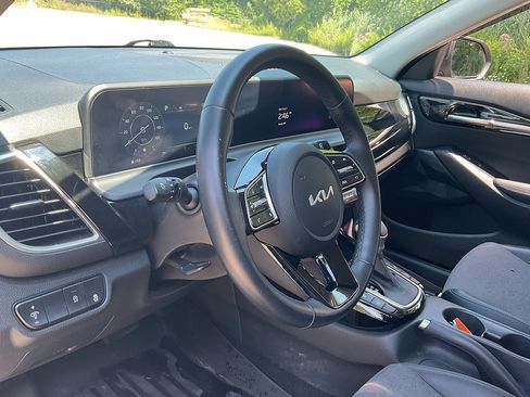 Used 2024 Kia Seltos S AWD/4WD image 10