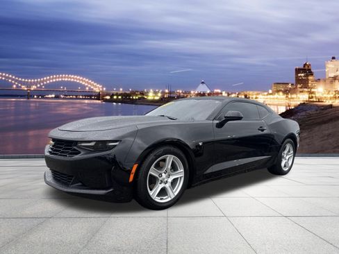 Used 2022 Chevrolet Camaro LT RWD image 1