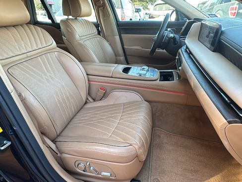Used 2023 Genesis G90 3.5T image 32