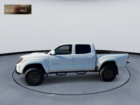 Used 2011 Toyota Tacoma PreRunner RWD image 3