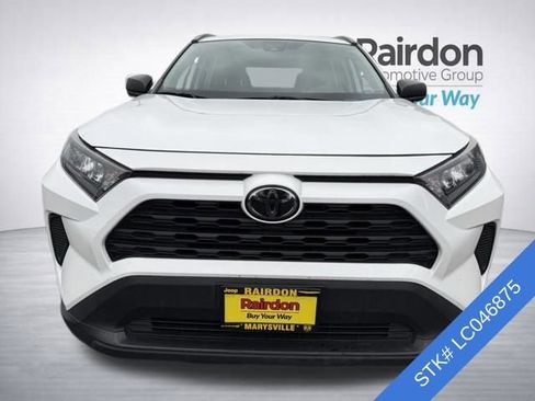Used 2020 Toyota RAV4 LE image 2