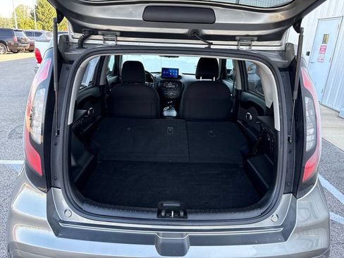Used 2017 Kia Soul + FWD image 39