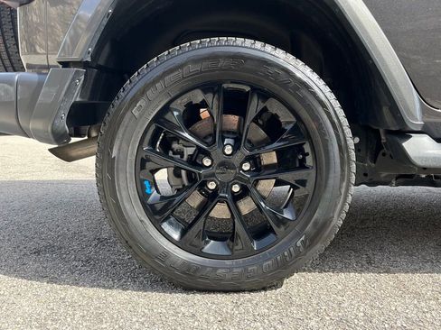 Used 2023 Jeep Wrangler Unlimited Sahara w/ Cold Weather Group image 21