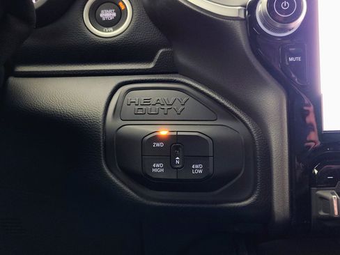 New 2026 RAM 2500 Big Horn AWD/4WD image 32