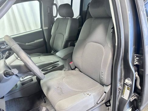 Used 2009 Nissan Frontier SE w/ SE Value Truck Pkg RWD image 8