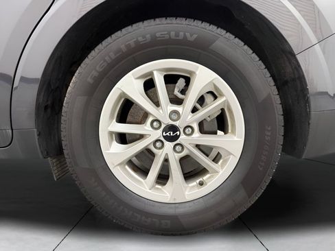 Used 2024 Kia Carnival LX FWD image 30