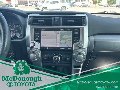 Used 2020 Toyota 4Runner SR5 AWD/4WD image 7
