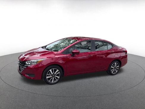 Used 2025 Nissan Versa SV image 8