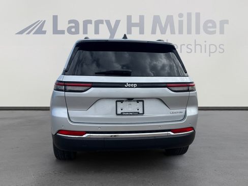 Used 2025 Jeep Grand Cherokee Limited w/ Trailer Tow Package RWD image 4