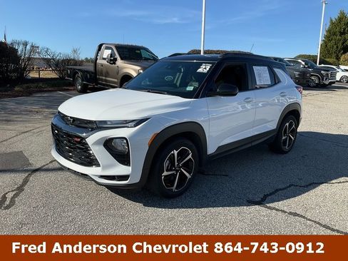 Used 2023 Chevrolet TrailBlazer RS w/ Sun and Liftgate Package image 1