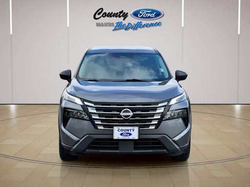 Used 2024 Nissan Rogue S AWD/4WD image 5