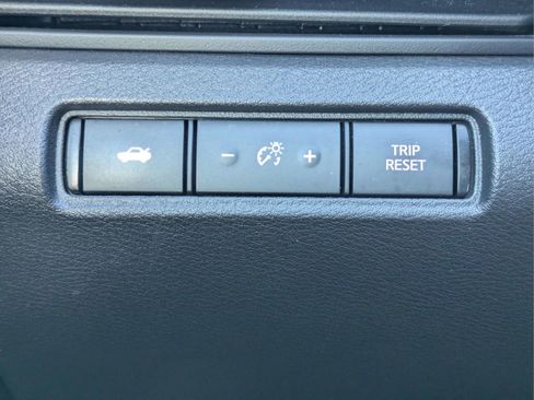 Used 2023 Nissan Altima 2.5 SV AWD/4WD image 23