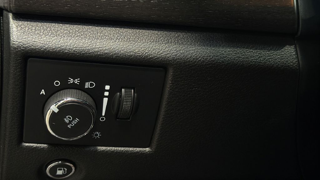 Used 2018 Jeep Grand Cherokee Laredo AWD/4WD image 36