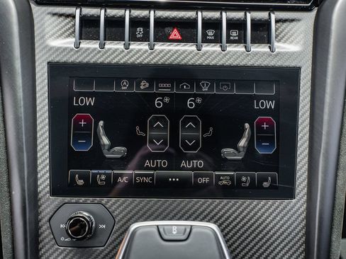 Used 2024 Lamborghini Urus Performante AWD/4WD image 35
