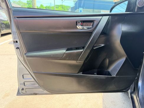 Used 2017 Toyota Corolla LE FWD image 21