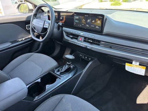 Used 2025 Kia K4 FWD image 10