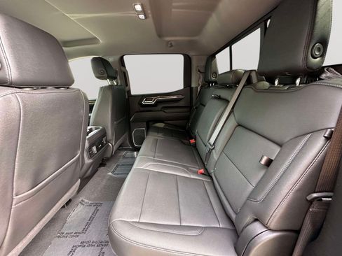 Used 2024 Chevrolet Silverado 1500 LT Trail Boss w/ Convenience Package II AWD/4WD image 30