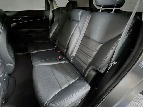 Used 2017 Kia Sorento EX image 24