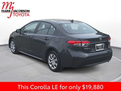Used 2025 Toyota Corolla LE image 13