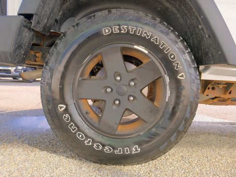 Used 2010 Jeep Wrangler Unlimited Sport image 40