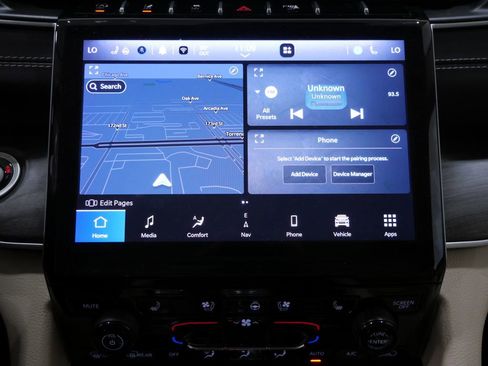 Used 2022 Jeep Grand Cherokee L Limited w/ Luxury Tech Group II AWD/4WD image 21
