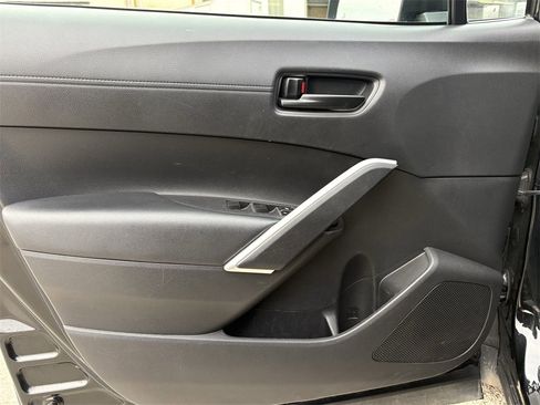 Used 2022 Toyota Corolla Cross LE image 10