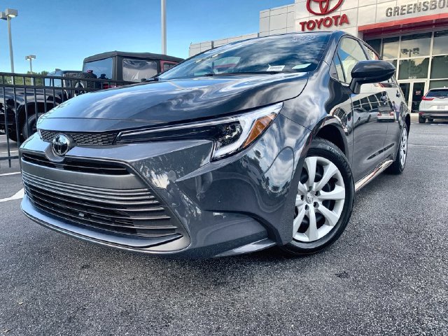 Used 2026 Toyota Corolla LE FWD image 4