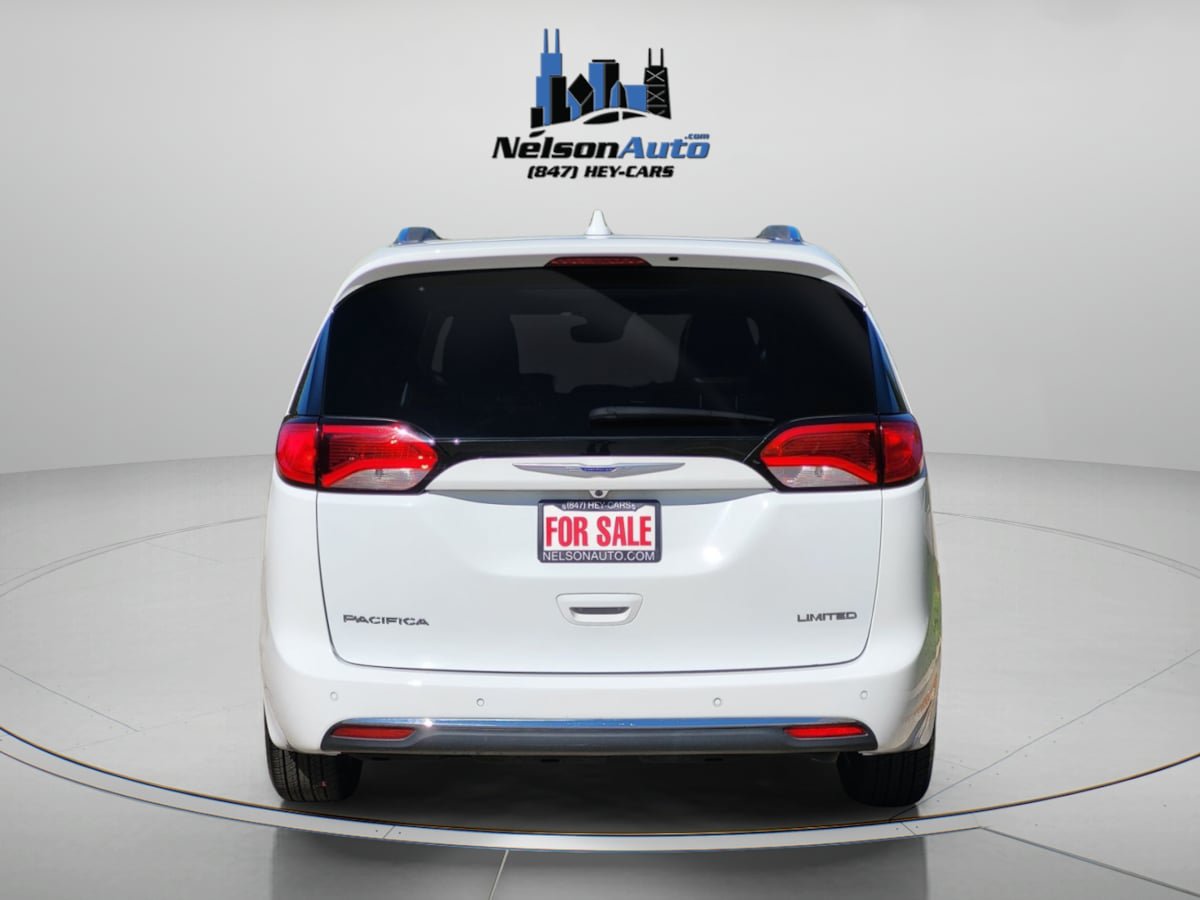Used 2019 Chrysler Pacifica Limited w/ Advanced Safetytec Group FWD image 6