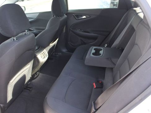 Used 2017 Chevrolet Malibu LT image 25