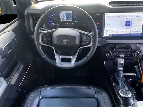 Used 2023 Ford Bronco Badlands image 5